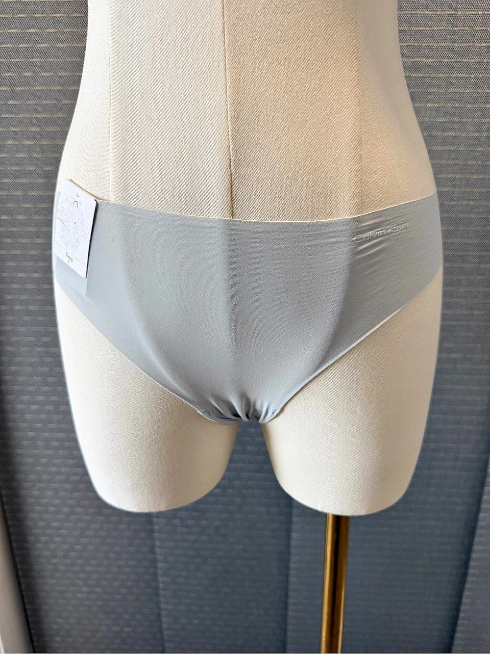 Calvin Klein Invisibles Light Blue Seamless Thong